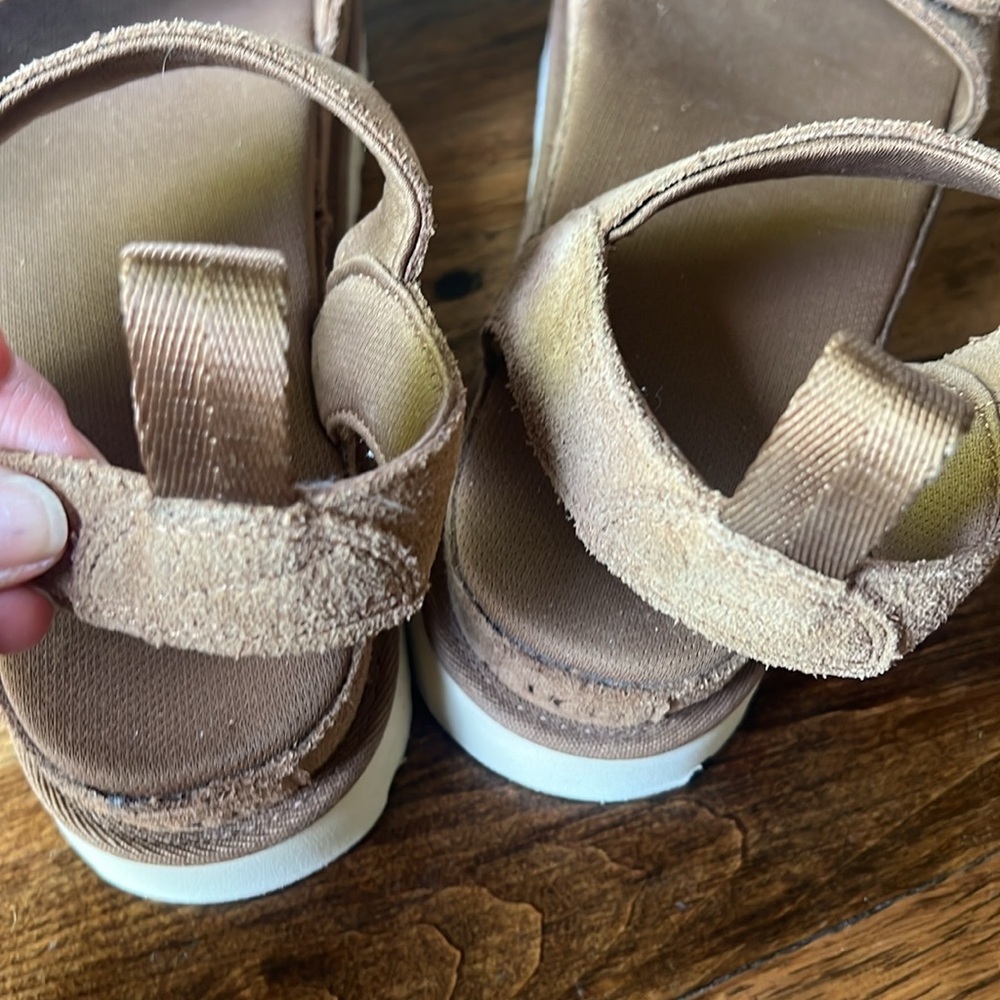 Ugg Sz 8.5 Women’s Goldenstar Sandal in Chestnut Super Comfortable - Picture 6 of 13